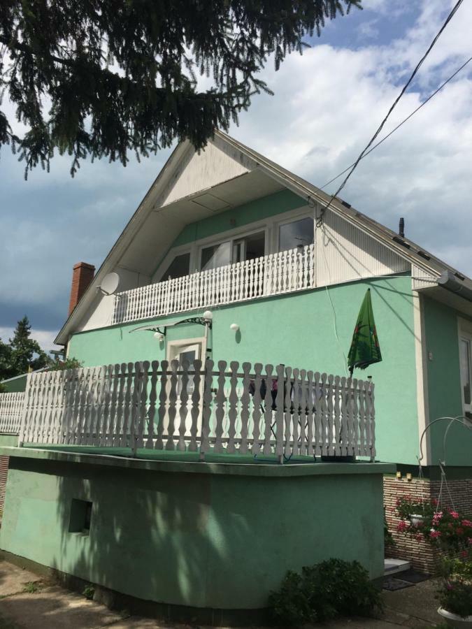 Rozsavoelgy Apartman Balatonlelle Eksteriør billede