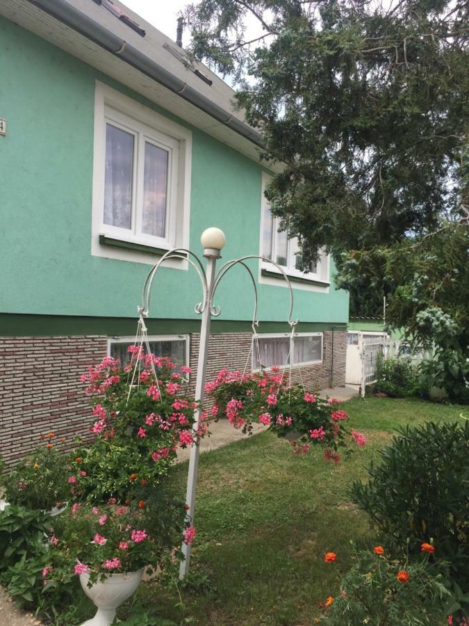 Rozsavoelgy Apartman Balatonlelle Eksteriør billede